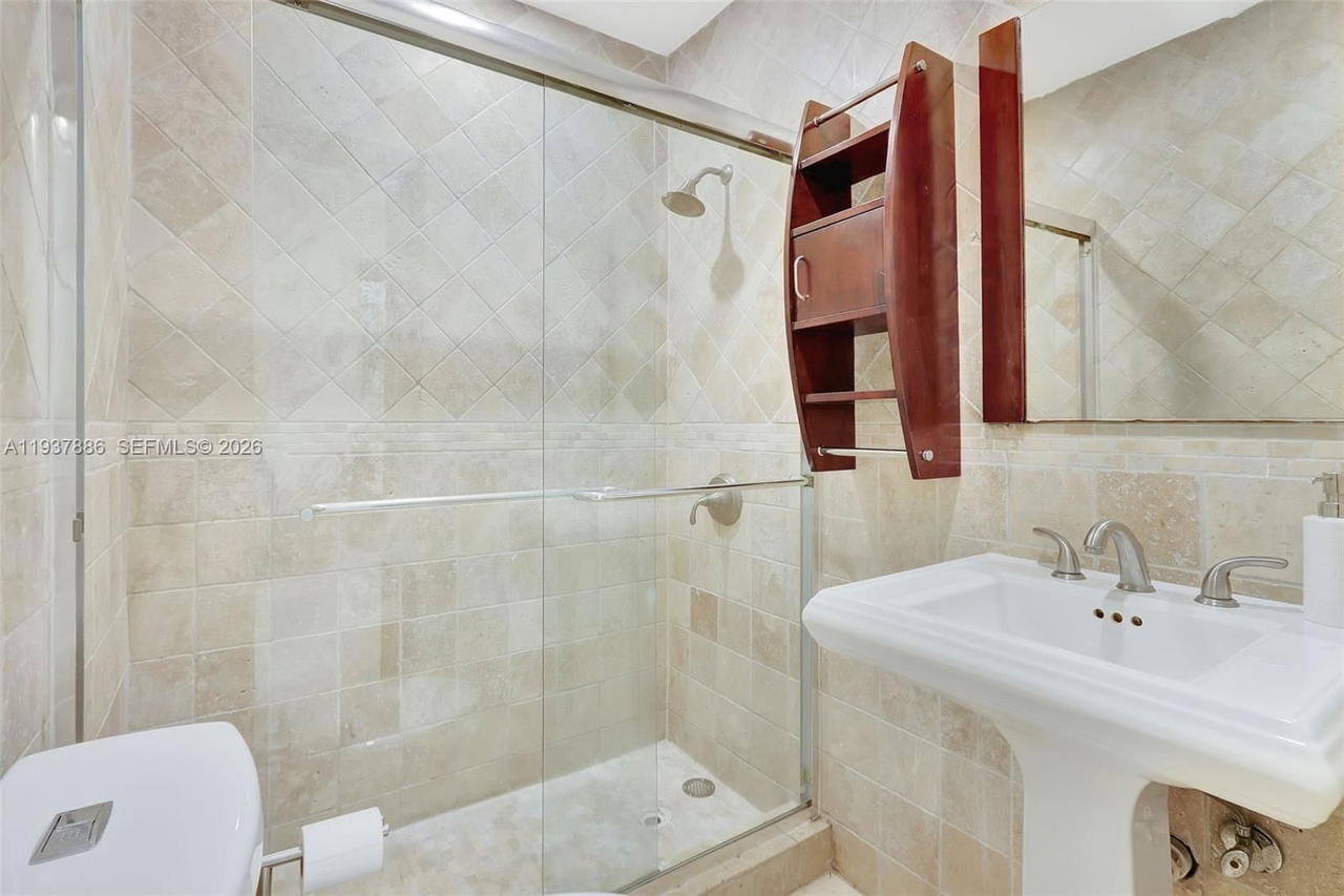 Real estate property located at 517 Minorca Ave., Miami-dade, Coral Gables Sec B, Coral Gables, FL