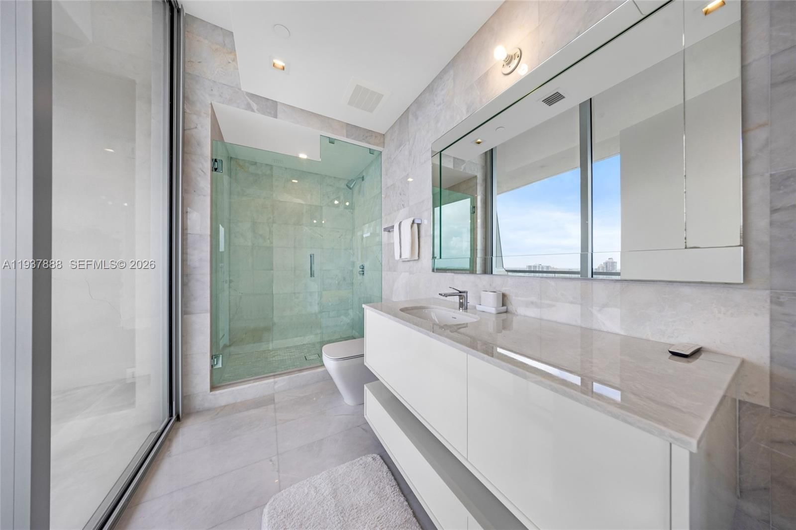 Real estate property located at 18501 Collins Ave #2502, Miami-dade, Turnberry Ocean Club, Sunny Isles Beach, FL