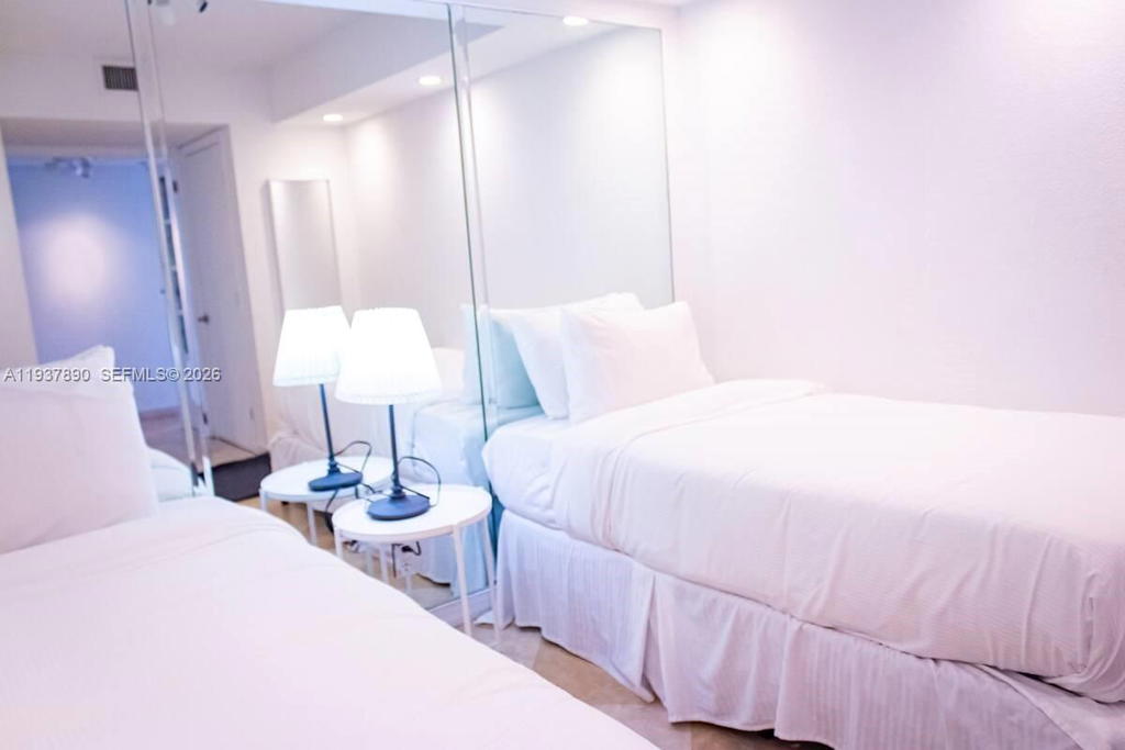 Real estate property located at 1717 Bayshore Dr B-4141, Miami-dade, Venetia Condo, Miami, FL