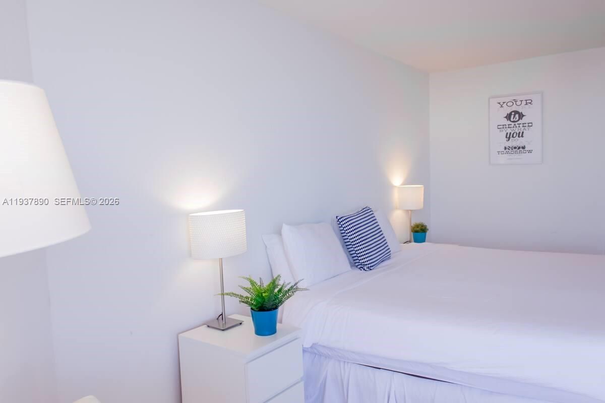 Real estate property located at 1717 Bayshore Dr B-4141, Miami-dade, Venetia Condo, Miami, FL