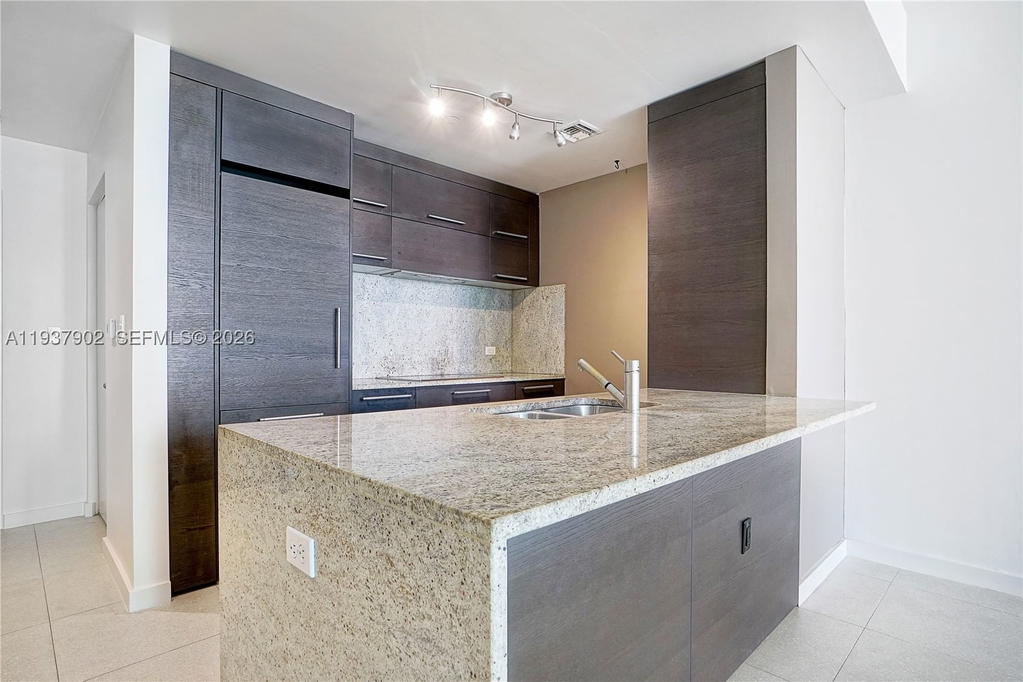 Real estate property located at 900 Biscayne Blvd #2910, Miami-dade, 900 Biscayne Bay Condo, Miami, FL