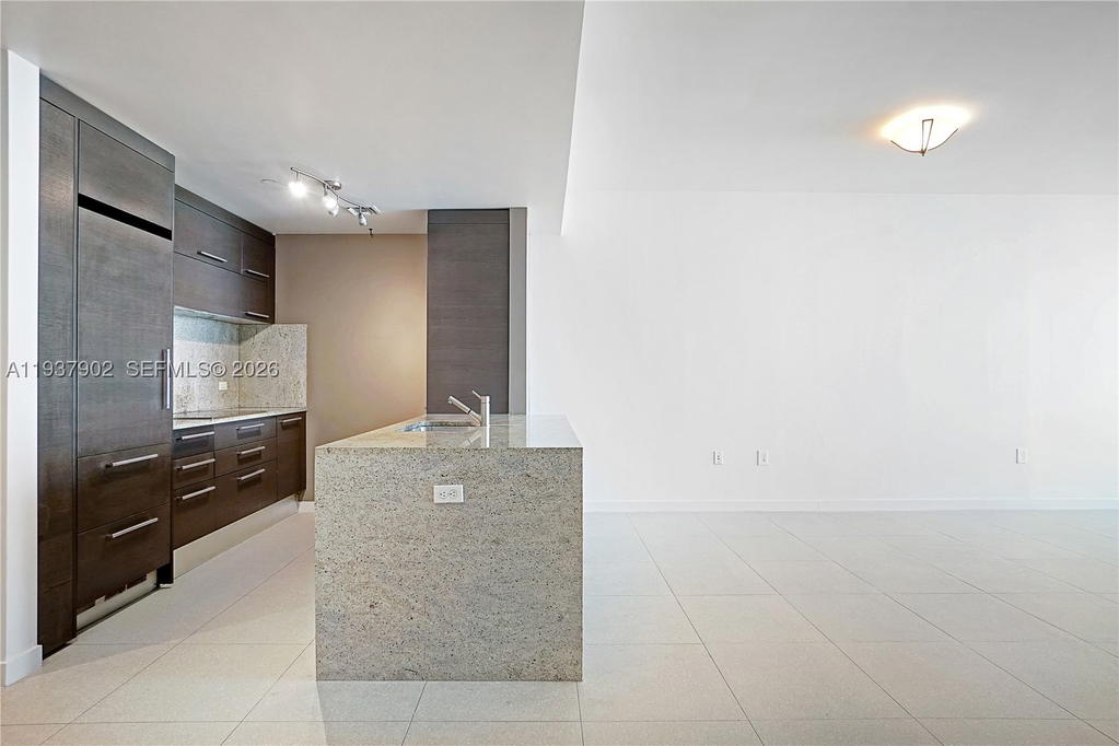 Real estate property located at 900 Biscayne Blvd #2910, Miami-dade, 900 Biscayne Bay Condo, Miami, FL