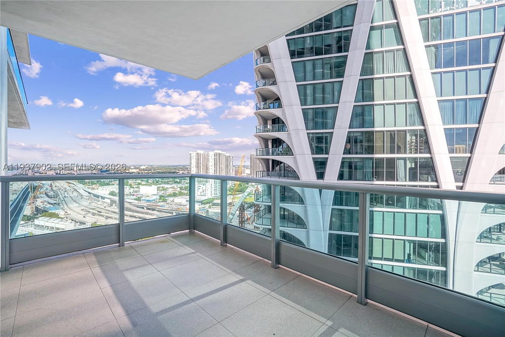 Real estate property located at 900 Biscayne Blvd #2910, Miami-dade, 900 Biscayne Bay Condo, Miami, FL