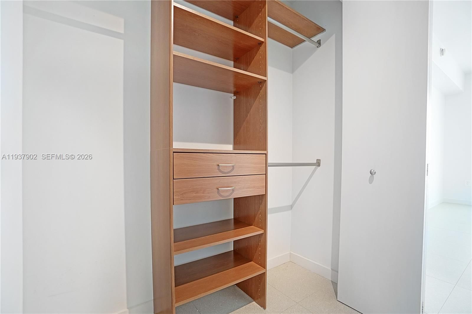 Real estate property located at 900 Biscayne Blvd #2910, Miami-dade, 900 Biscayne Bay Condo, Miami, FL