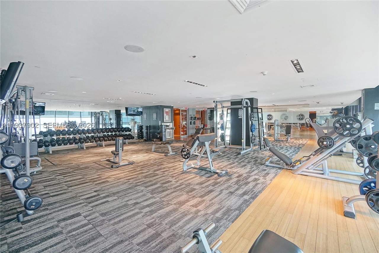 Real estate property located at 900 Biscayne Blvd #2910, Miami-dade, 900 Biscayne Bay Condo, Miami, FL