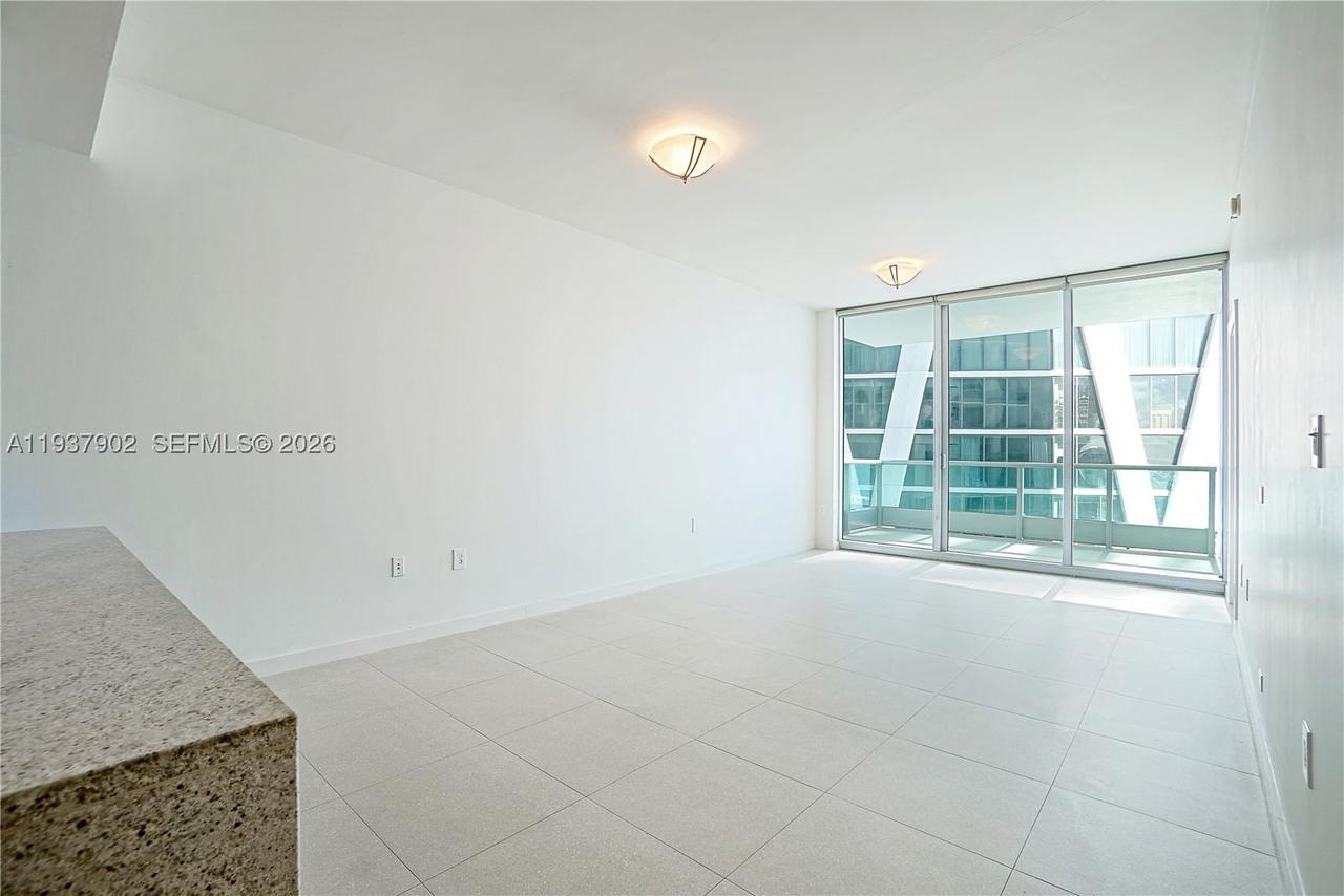 Real estate property located at 900 Biscayne Blvd #2910, Miami-dade, 900 Biscayne Bay Condo, Miami, FL