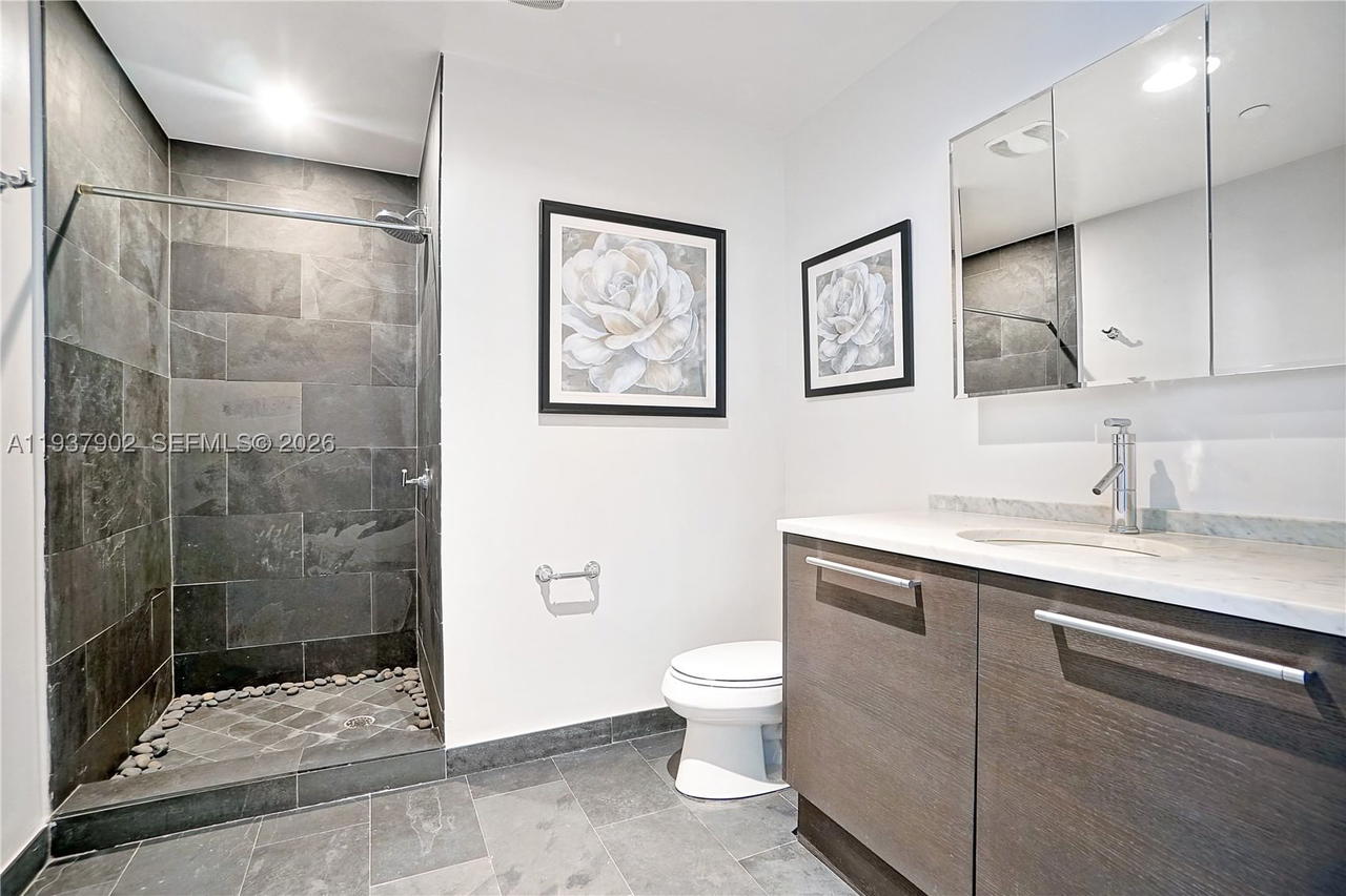 Real estate property located at 900 Biscayne Blvd #2910, Miami-dade, 900 Biscayne Bay Condo, Miami, FL