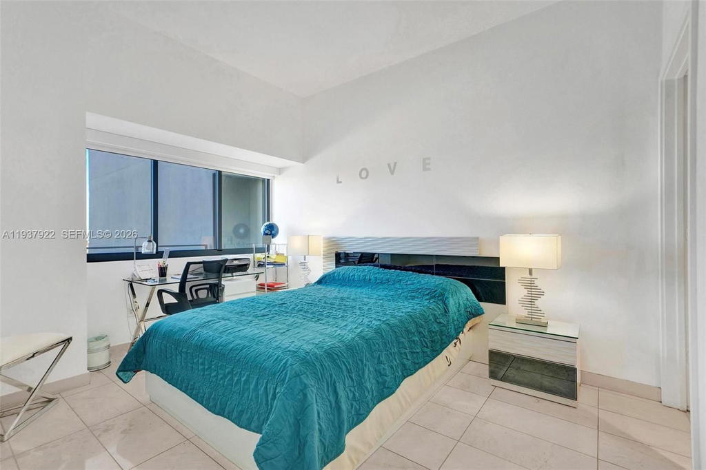 Real estate property located at 480 31st St #1705, Miami-dade, Gran Paraiso Condo, Miami, FL