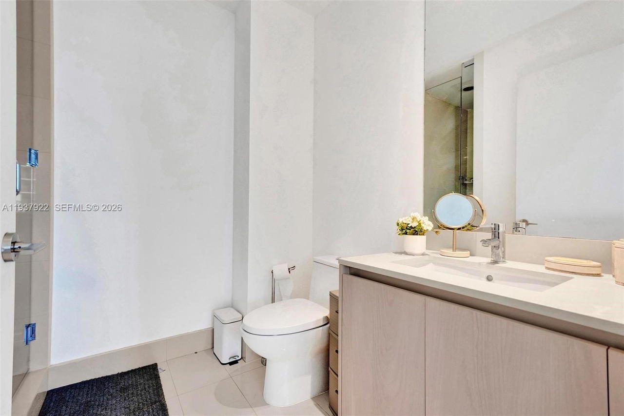 Real estate property located at 480 31st St #1705, Miami-dade, Gran Paraiso Condo, Miami, FL