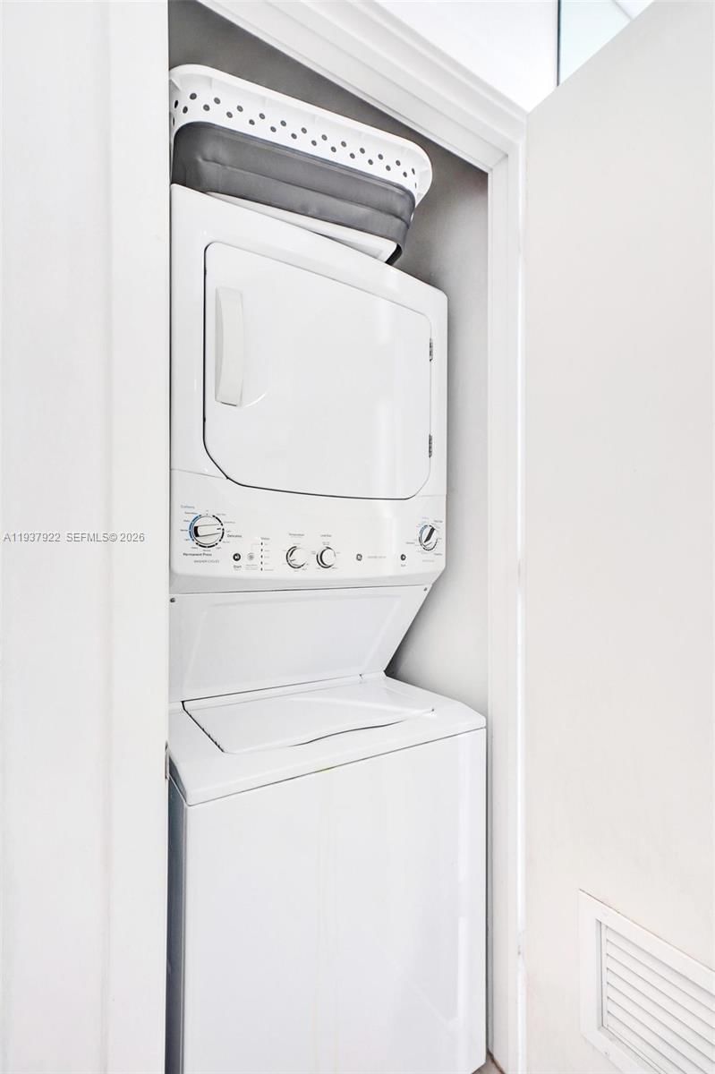 Real estate property located at 480 31st St #1705, Miami-dade, Gran Paraiso Condo, Miami, FL