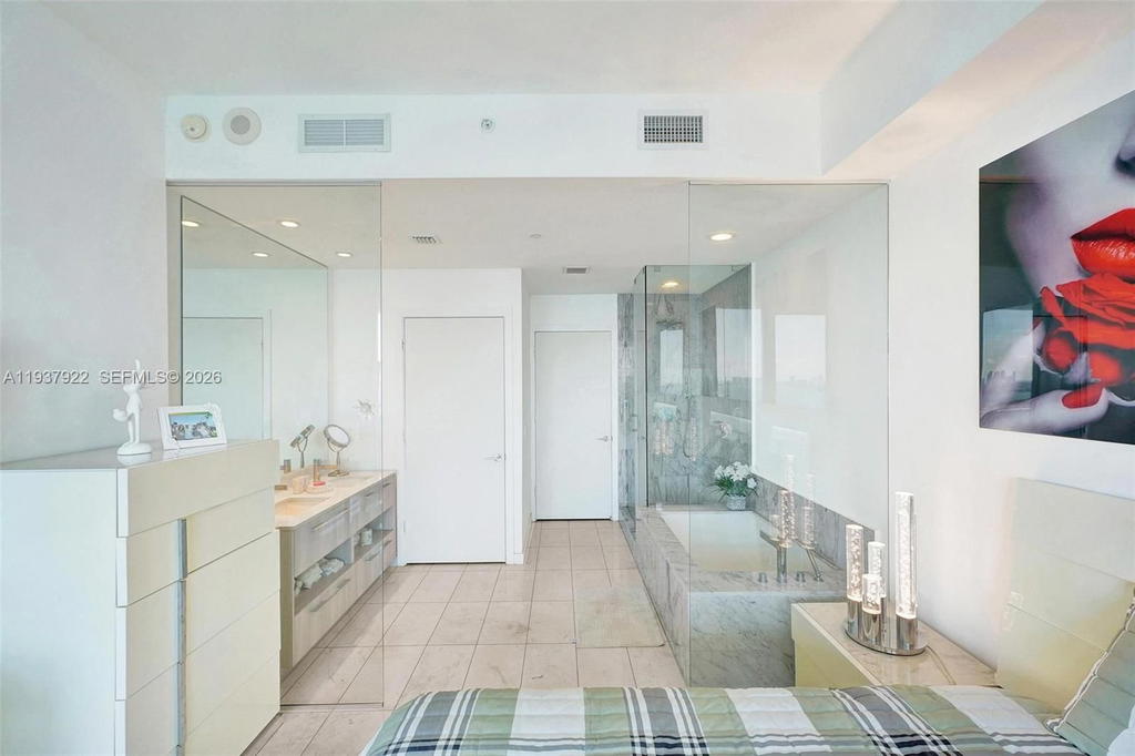 Real estate property located at 480 31st St #1705, Miami-dade, Gran Paraiso Condo, Miami, FL