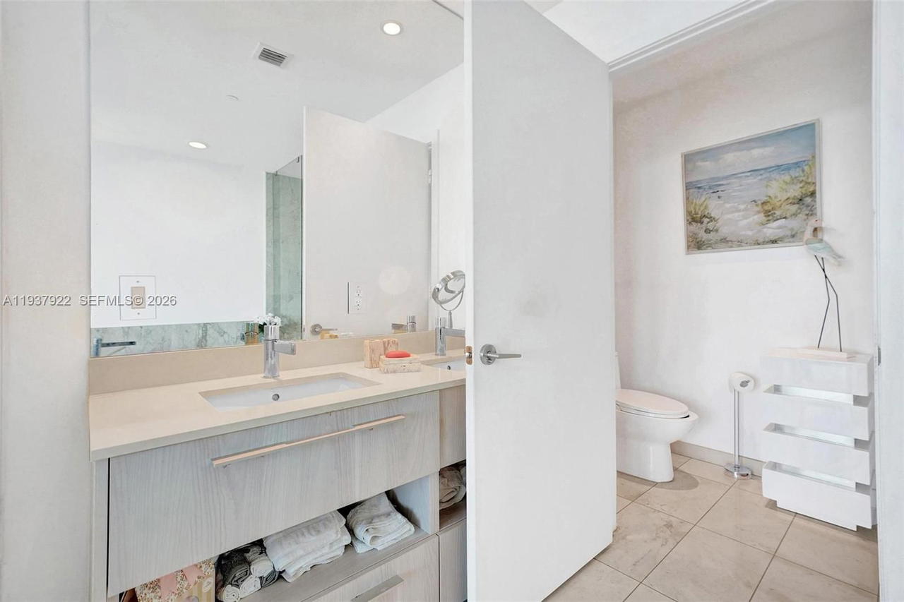 Real estate property located at 480 31st St #1705, Miami-dade, Gran Paraiso Condo, Miami, FL