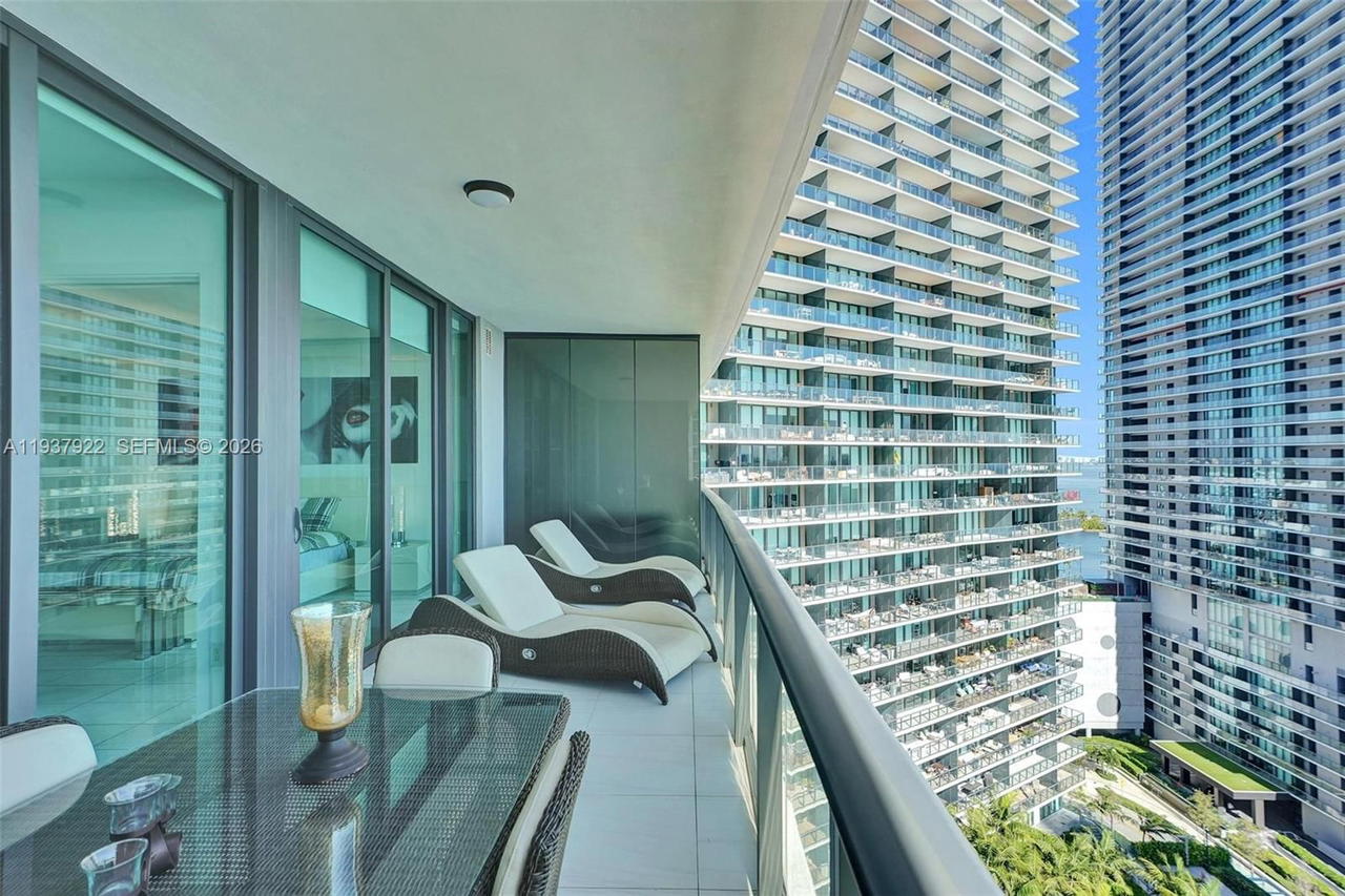 Real estate property located at 480 31st St #1705, Miami-dade, Gran Paraiso Condo, Miami, FL