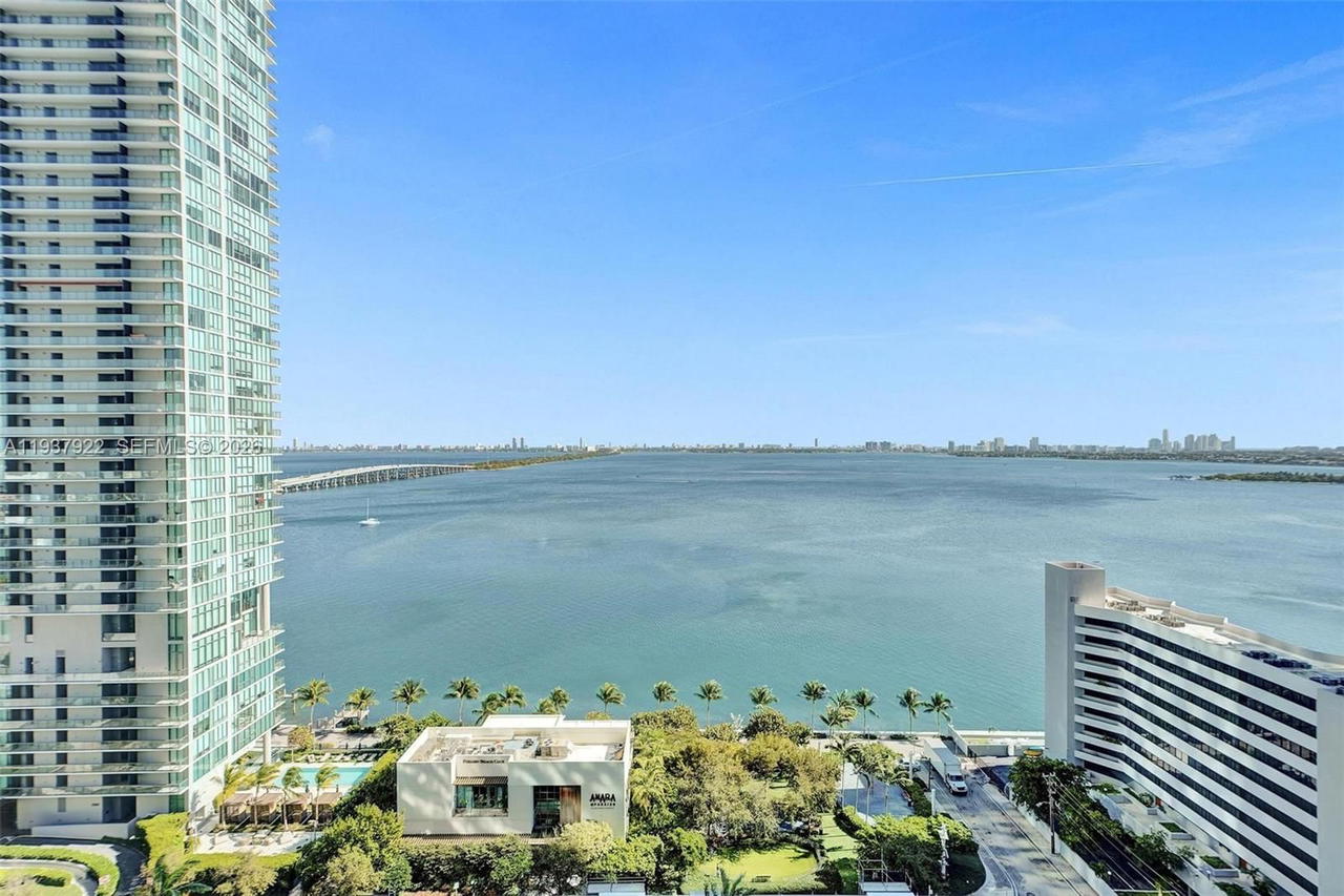 Real estate property located at 480 31st St #1705, Miami-dade, Gran Paraiso Condo, Miami, FL