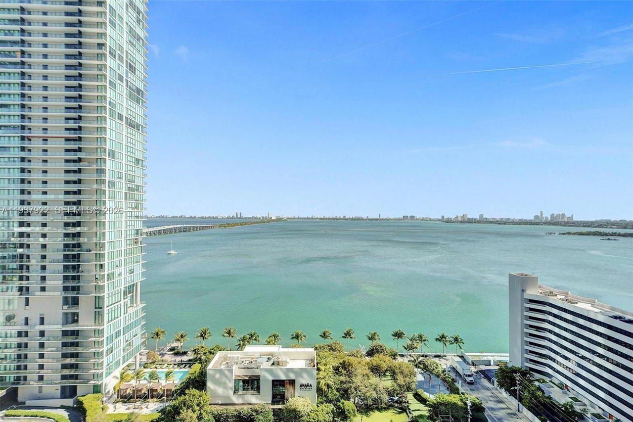 Real estate property located at 480 31st St #1705, Miami-dade, Gran Paraiso Condo, Miami, FL