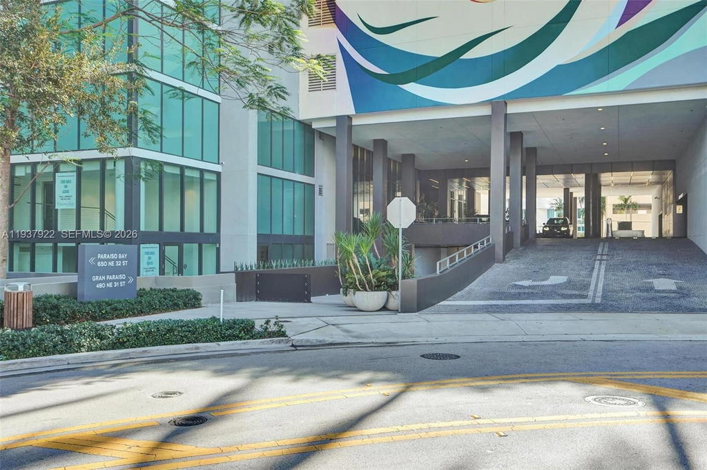 Real estate property located at 480 31st St #1705, Miami-dade, Gran Paraiso Condo, Miami, FL