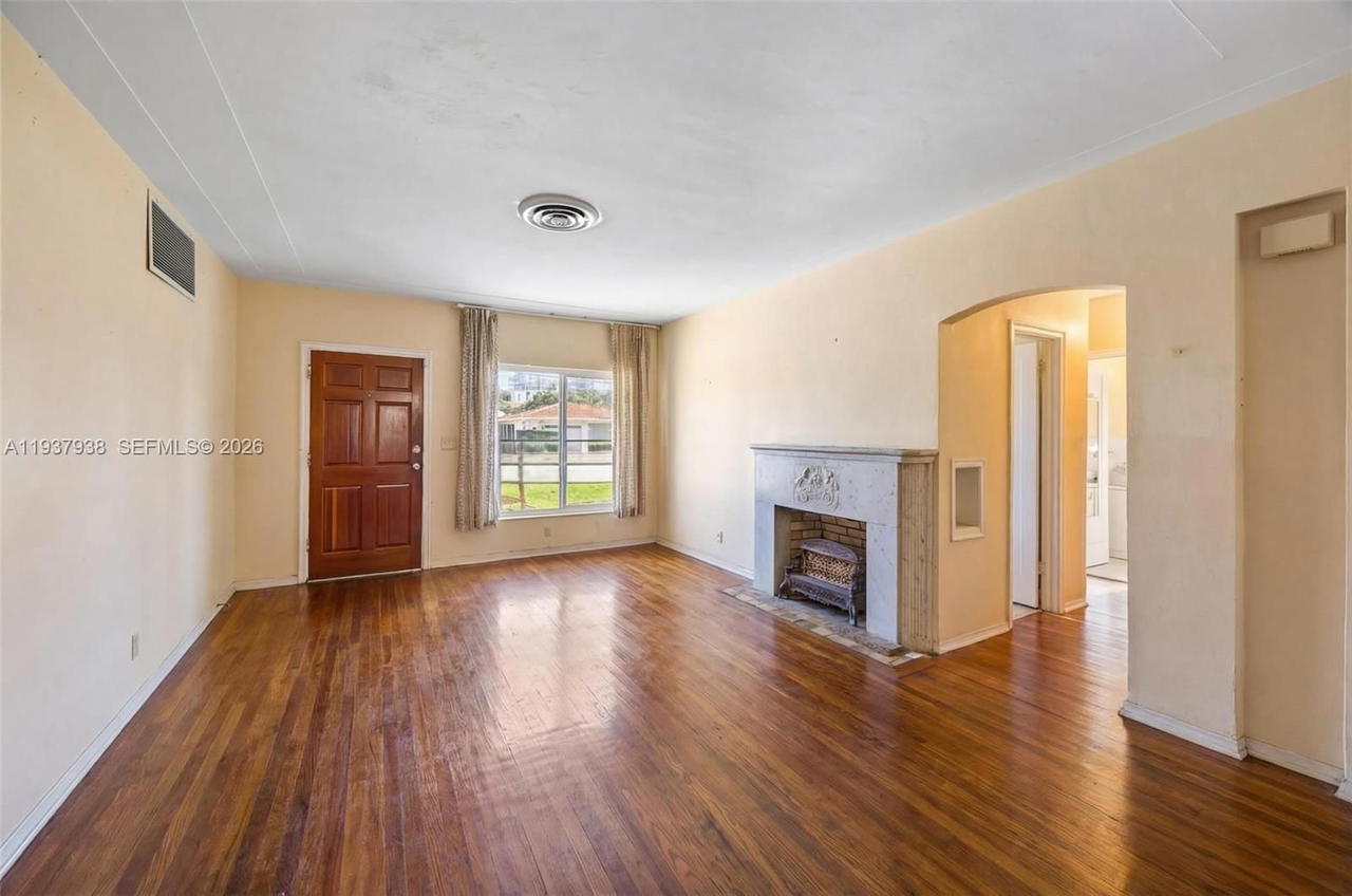 Real estate property located at 9148 Abbott Ave, Miami-dade, Altos Del Mar No 4, Surfside, FL