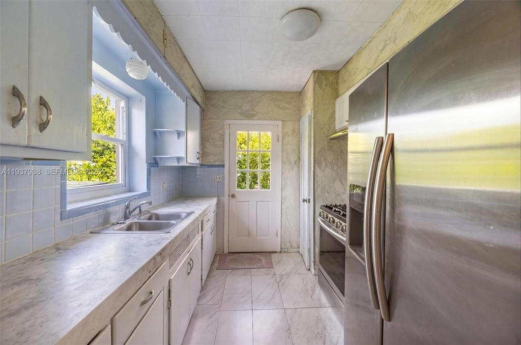 Real estate property located at 9148 Abbott Ave, Miami-dade, Altos Del Mar No 4, Surfside, FL