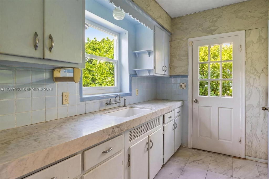Real estate property located at 9148 Abbott Ave, Miami-dade, Altos Del Mar No 4, Surfside, FL