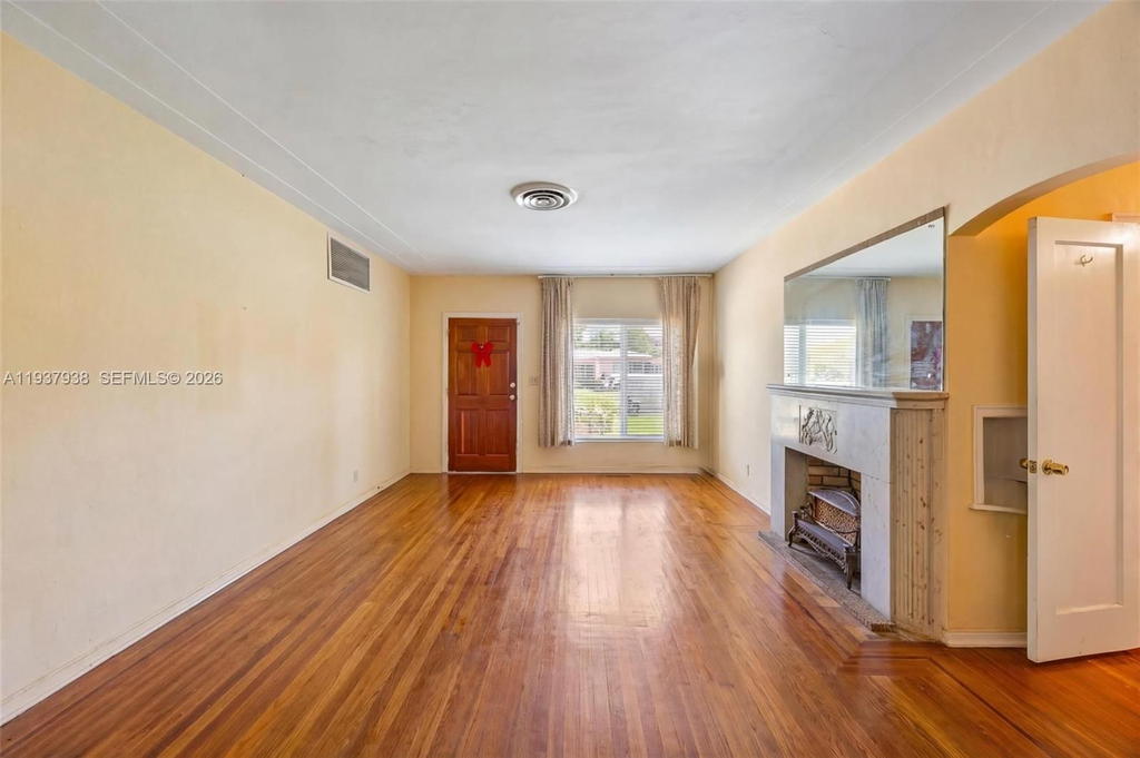 Real estate property located at 9148 Abbott Ave, Miami-dade, Altos Del Mar No 4, Surfside, FL