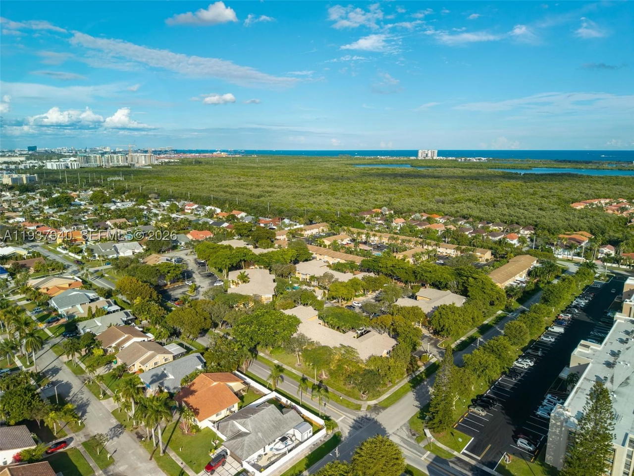 Real estate property located at 401 10th St B205, Broward, Chateau De Ville Condo, Dania Beach, FL