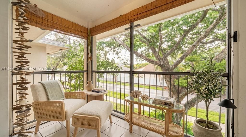 Real estate property located at 401 10th St B205, Broward, Chateau De Ville Condo, Dania Beach, FL