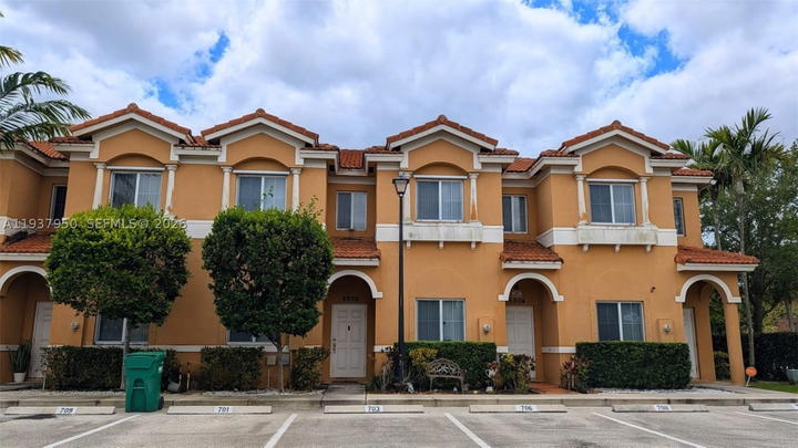 Real estate property located at 5906 Woodlands Blvd, Broward, St Moritz, Tamarac, FL