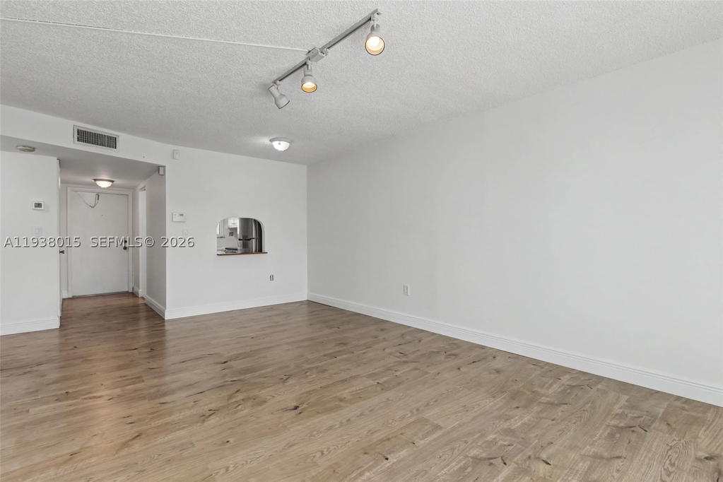 Real estate property located at 2831 Sunrise Lakes Dr. E #204, Broward, Sunrise Lakes 12 Condo, Sunrise, FL