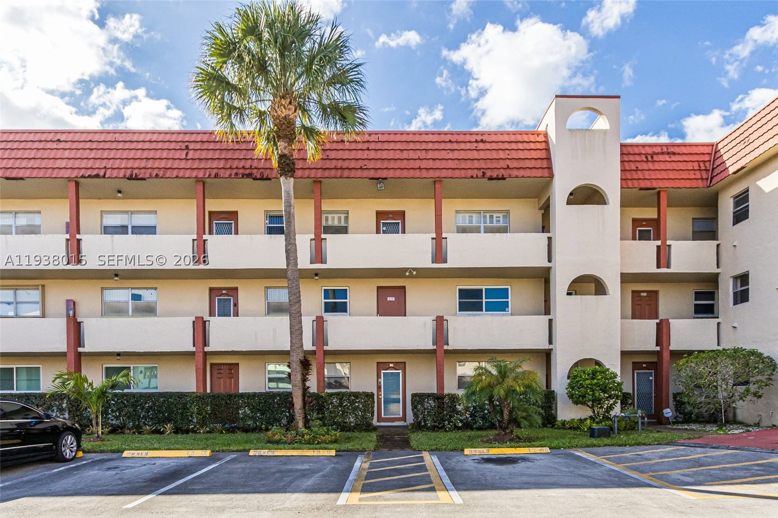 Real estate property located at 2831 Sunrise Lakes Dr. E #204, Broward, Sunrise Lakes 12 Condo, Sunrise, FL