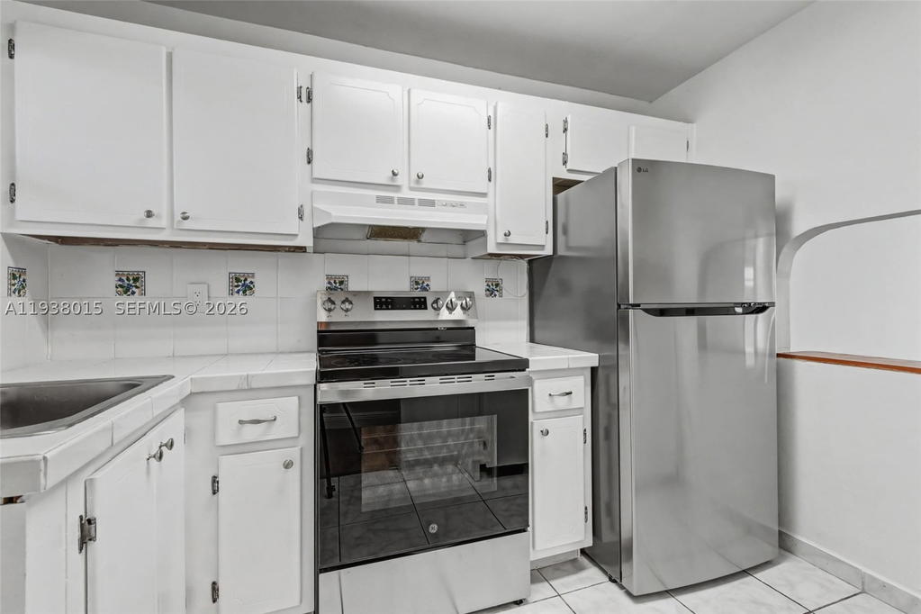 Real estate property located at 2831 Sunrise Lakes Dr. E #204, Broward, Sunrise Lakes 12 Condo, Sunrise, FL