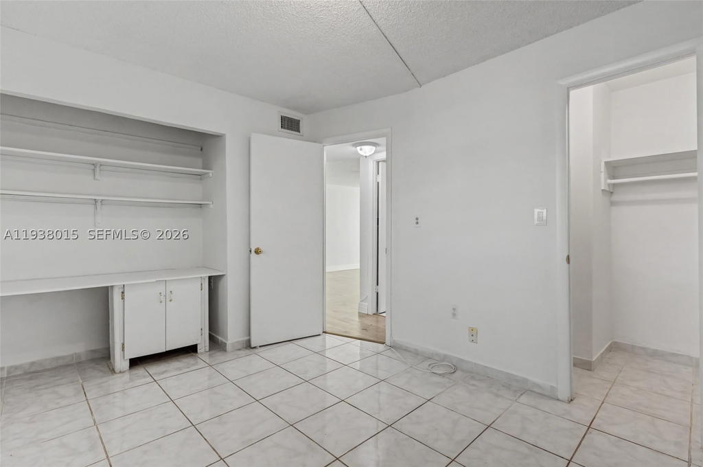 Real estate property located at 2831 Sunrise Lakes Dr. E #204, Broward, Sunrise Lakes 12 Condo, Sunrise, FL