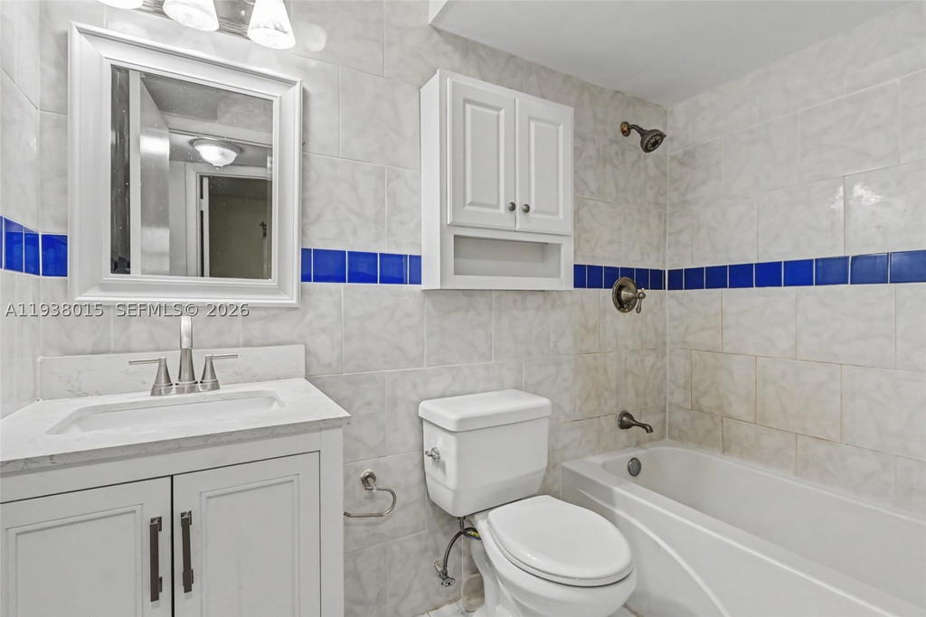 Real estate property located at 2831 Sunrise Lakes Dr. E #204, Broward, Sunrise Lakes 12 Condo, Sunrise, FL