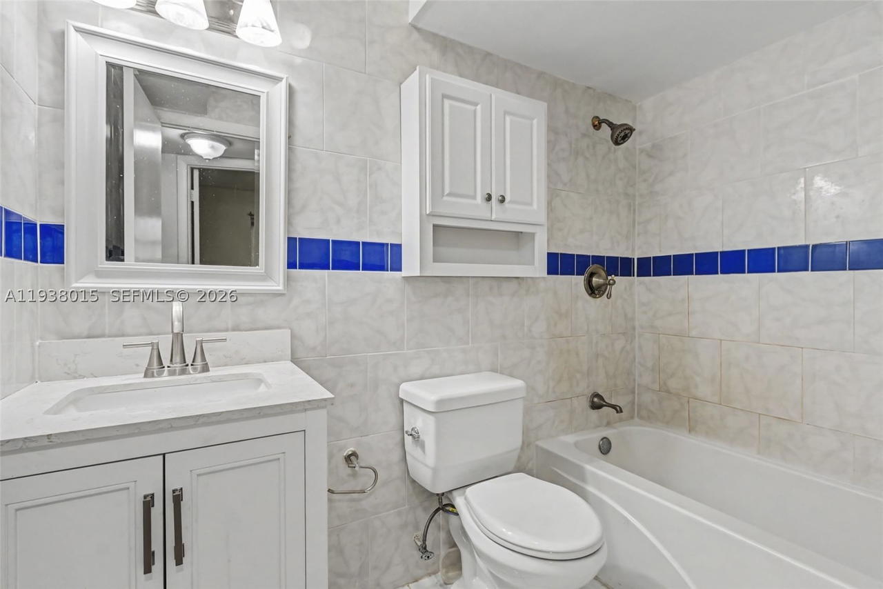 Real estate property located at 2831 Sunrise Lakes Dr. E #204, Broward, Sunrise Lakes 12 Condo, Sunrise, FL