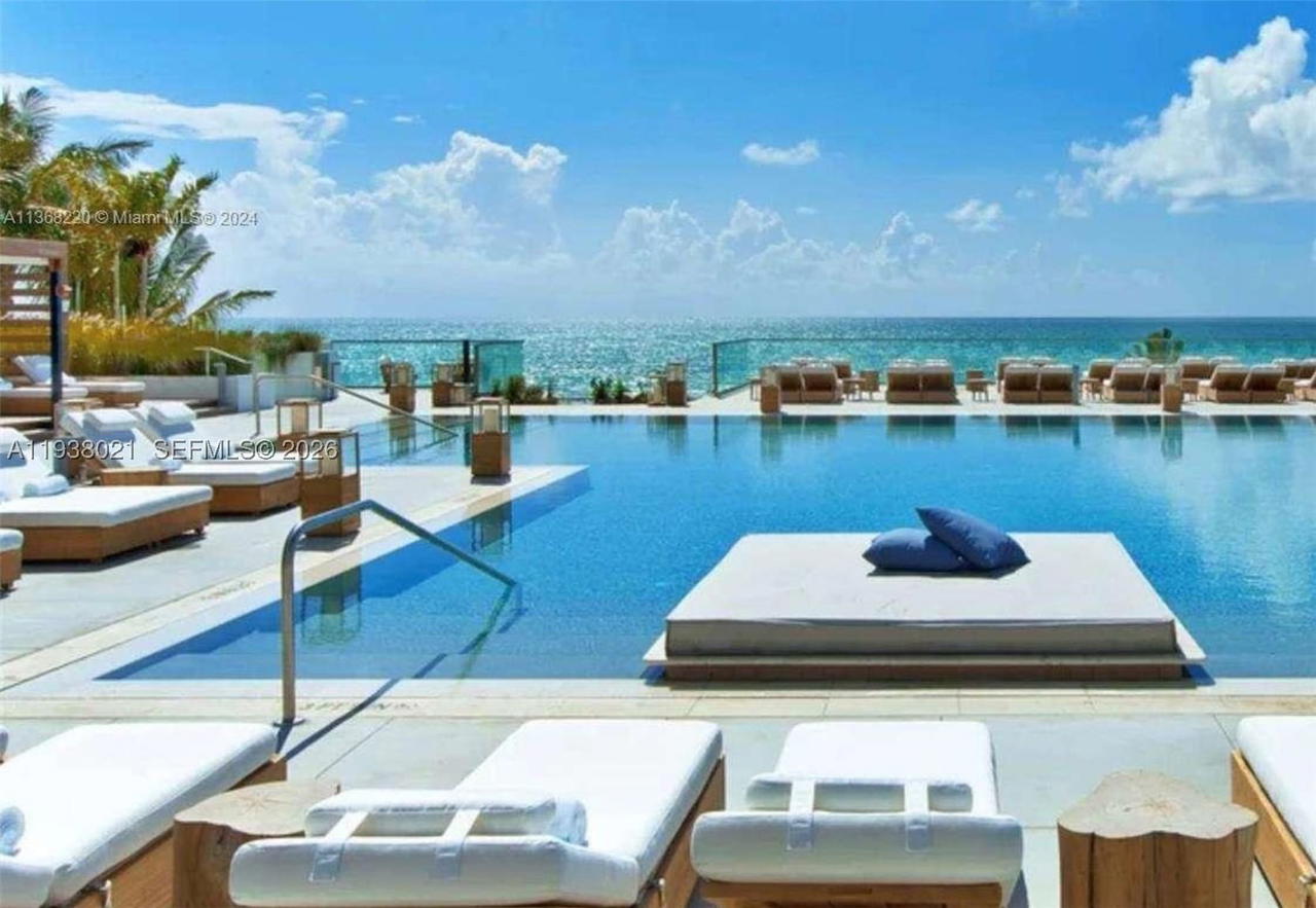 Real estate property located at 2301 Collins Ave #423, Miami-dade, ¤ Roney Palace, Miami Beach, FL