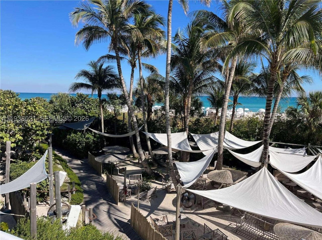 Real estate property located at 2301 Collins Ave #423, Miami-dade, ¤ Roney Palace, Miami Beach, FL