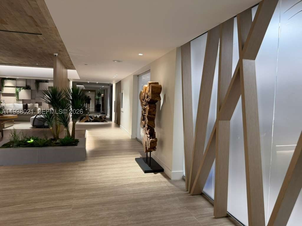 Real estate property located at 2301 Collins Ave #423, Miami-dade, ¤ Roney Palace, Miami Beach, FL
