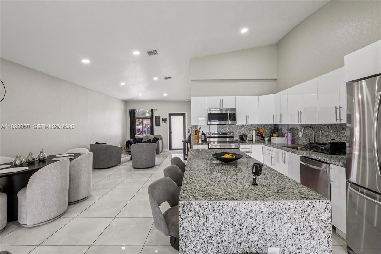Real estate property located at 7754 201st Ter, Miami-dade, North Palm Estates Homes, Hialeah, FL