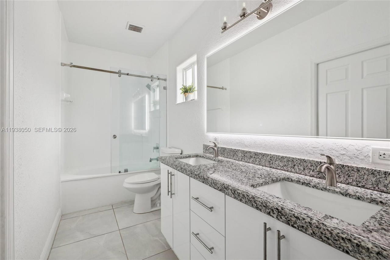 Real estate property located at 7754 201st Ter, Miami-dade, North Palm Estates Homes, Hialeah, FL