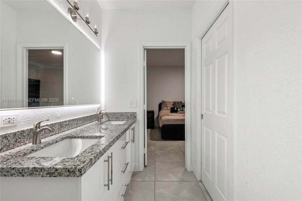 Real estate property located at 7754 201st Ter, Miami-dade, North Palm Estates Homes, Hialeah, FL