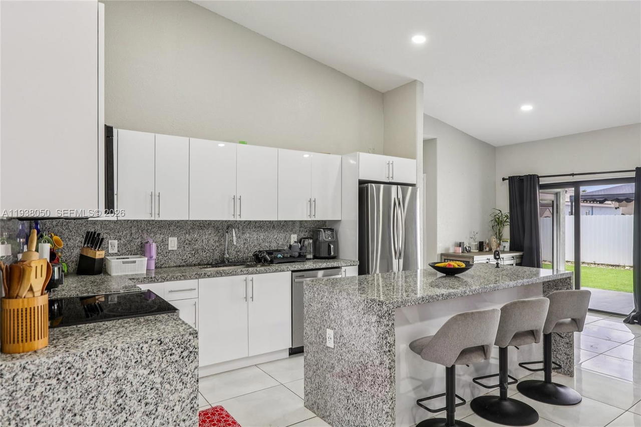 Real estate property located at 7754 201st Ter, Miami-dade, North Palm Estates Homes, Hialeah, FL