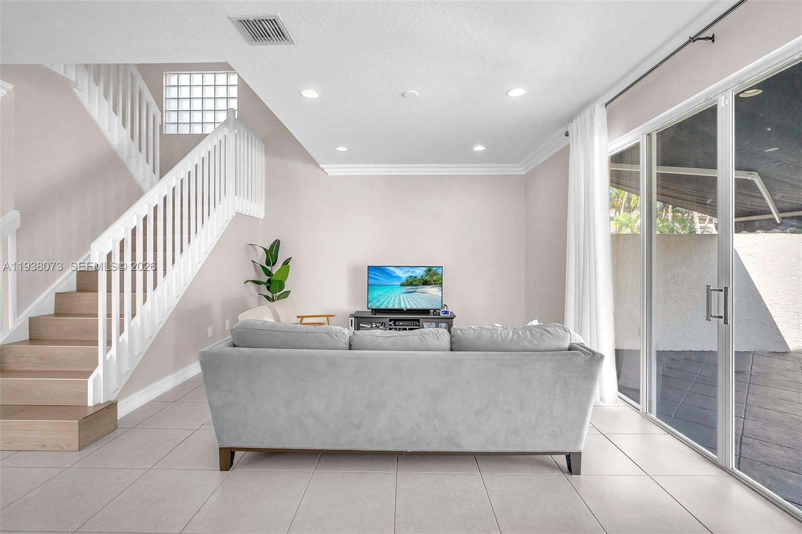 Real estate property located at 1447 159th Ln, Broward, Kingsview, Pembroke Pines, FL