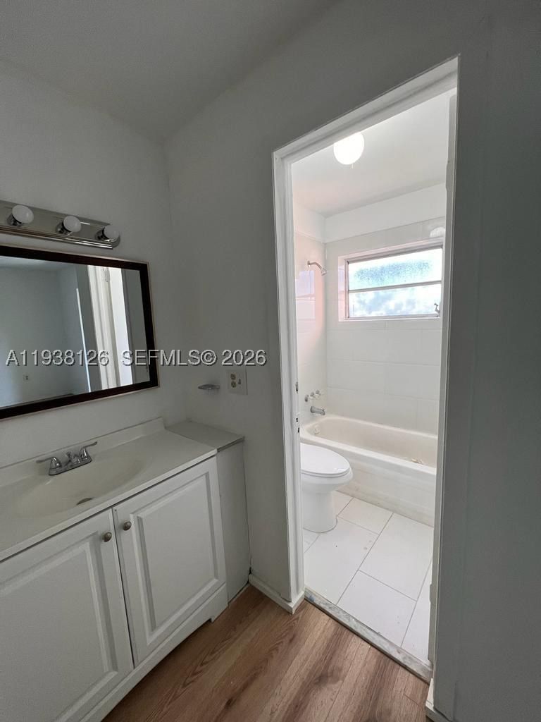Real estate property located at 20520 15th Ave #221, Miami-dade, Enclave At The Park Condo, Miami Gardens, FL