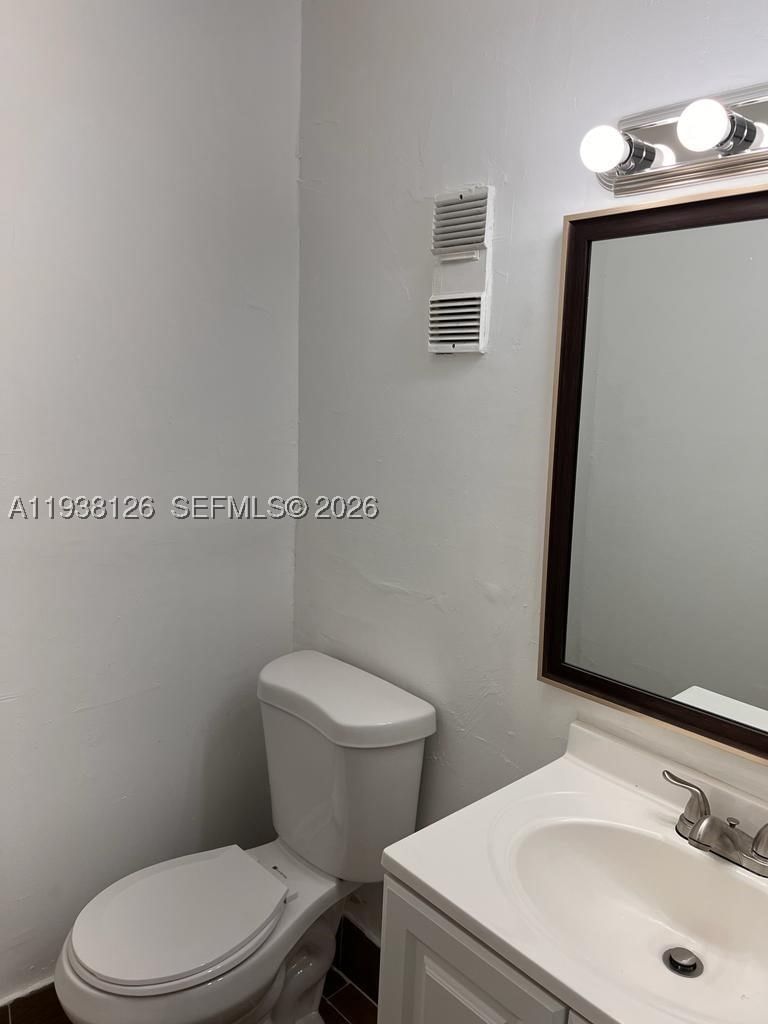 Real estate property located at 20520 15th Ave #221, Miami-dade, Enclave At The Park Condo, Miami Gardens, FL