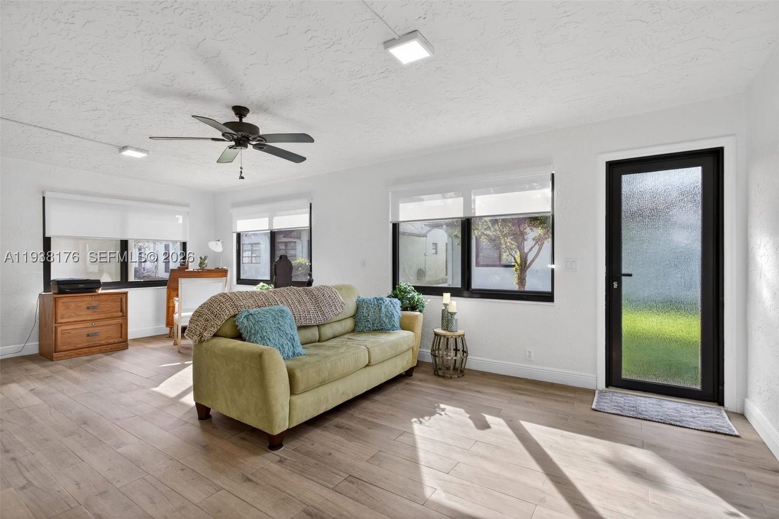 Real estate property located at 2104 17th Cir, Broward, Meadows Of Crystal Lake, Deerfield Beach, FL