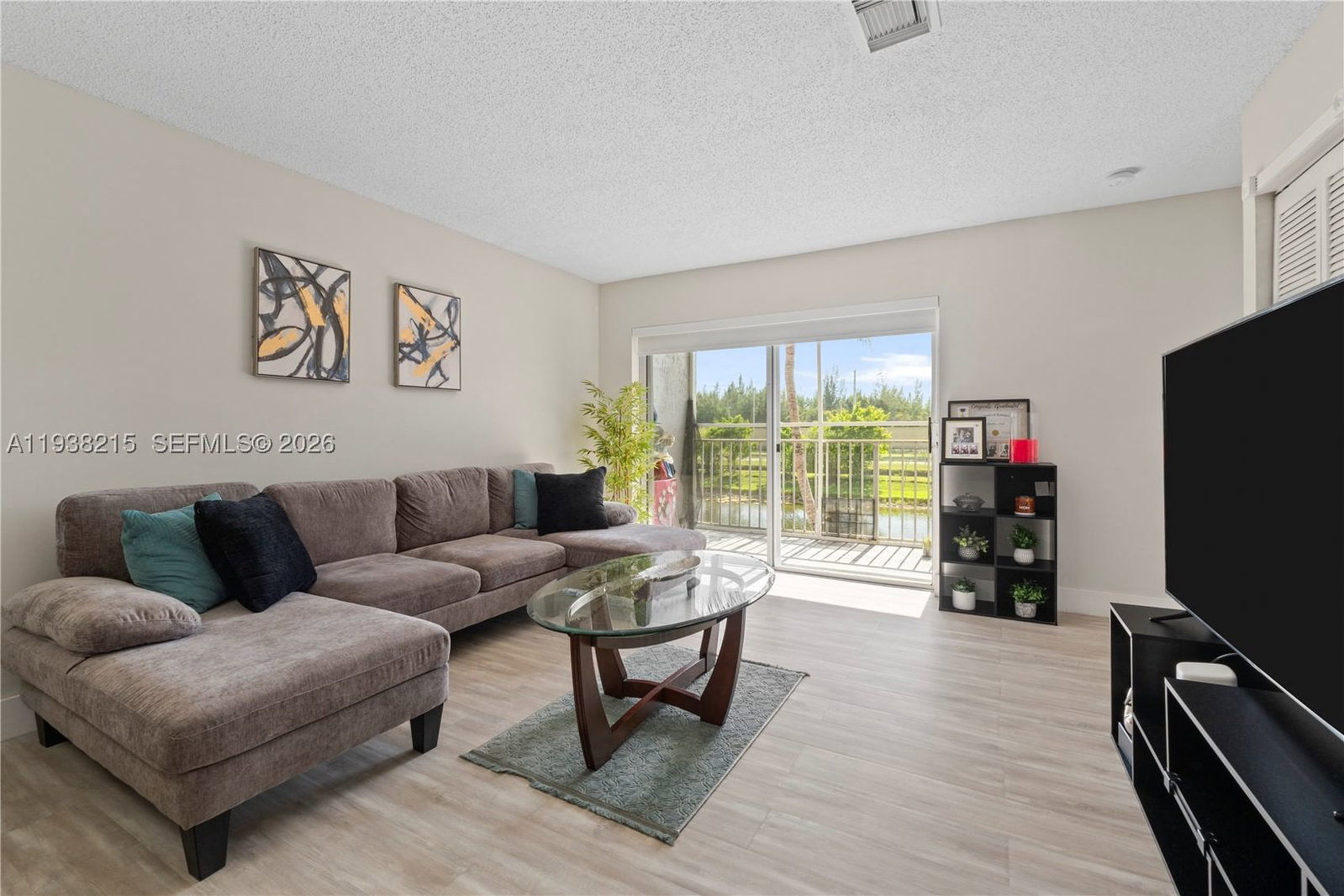 Real estate property located at 4736 114th Ave #205, Miami-dade, Villa Doral Condo No 2, Doral, FL