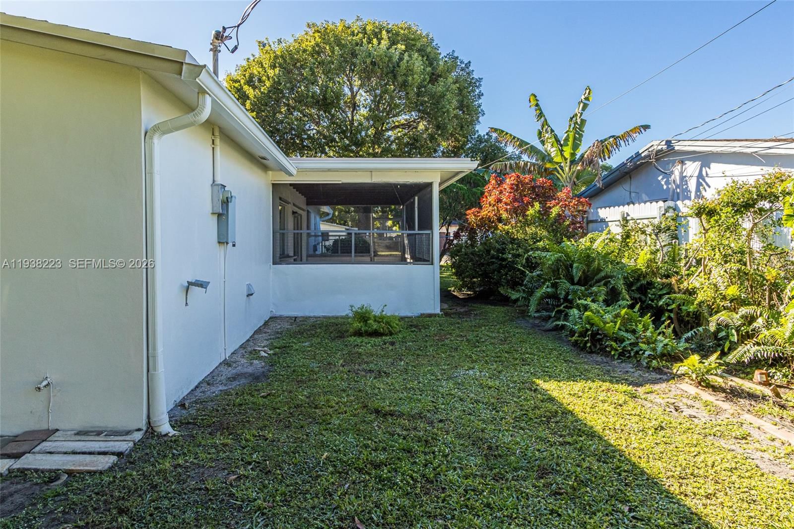 Real estate property located at 2301 42nd Ave, Broward, Holiday Village Sec Two, Lauderhill, FL