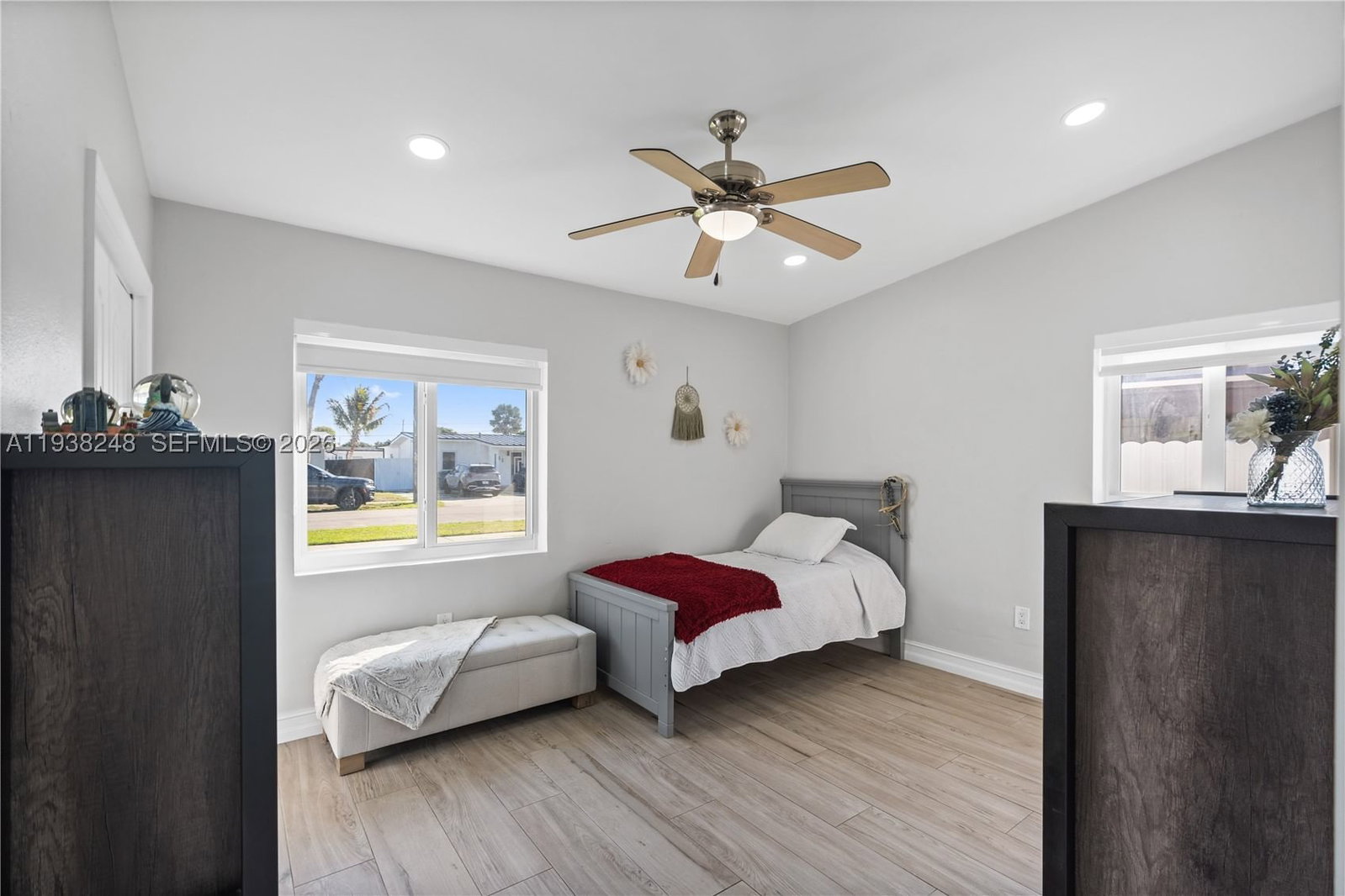 Real estate property located at 3330 105th Ave, Miami-dade, Lee Manor 2nd Addn, Miami, FL