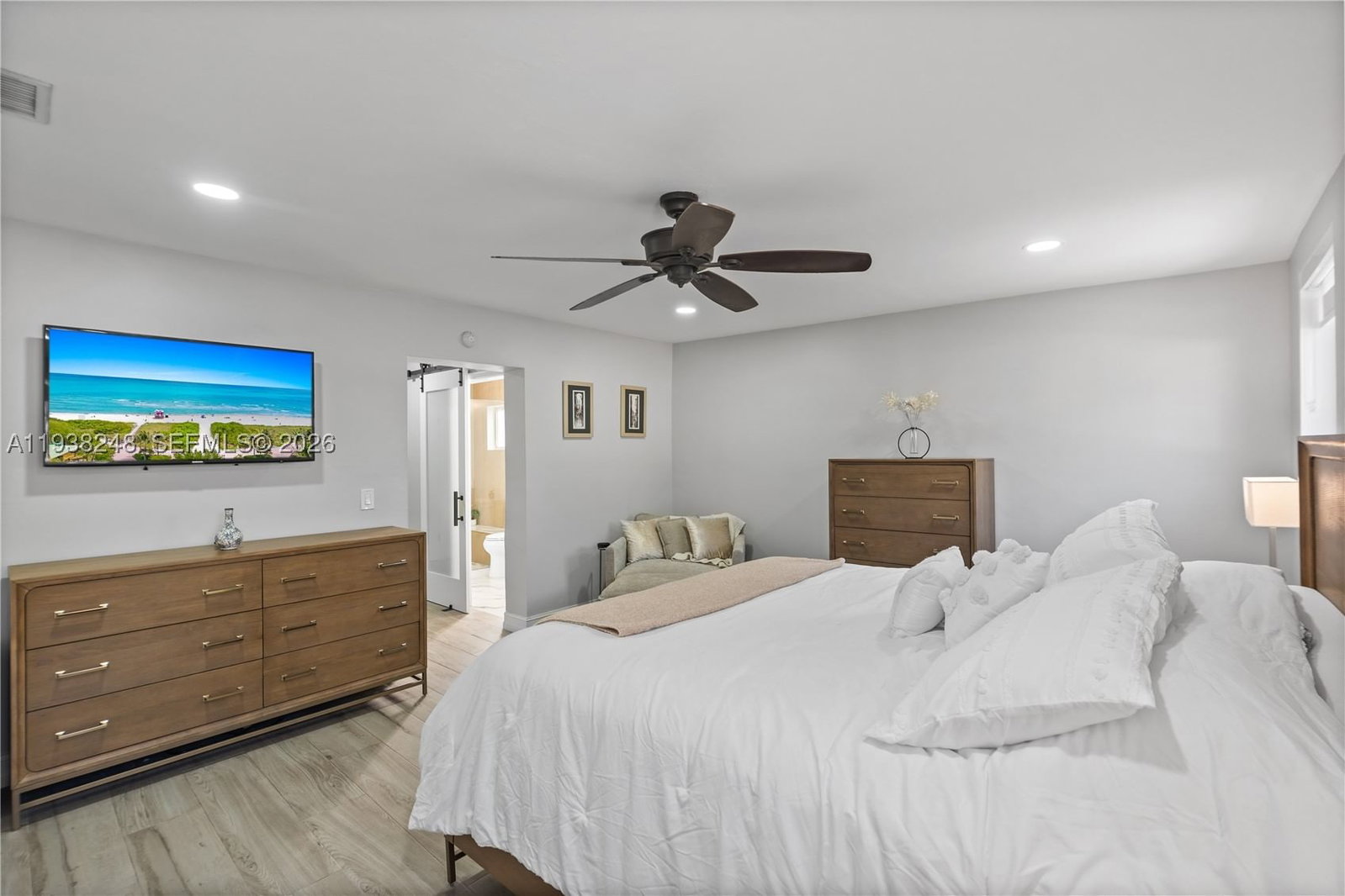 Real estate property located at 3330 105th Ave, Miami-dade, Lee Manor 2nd Addn, Miami, FL