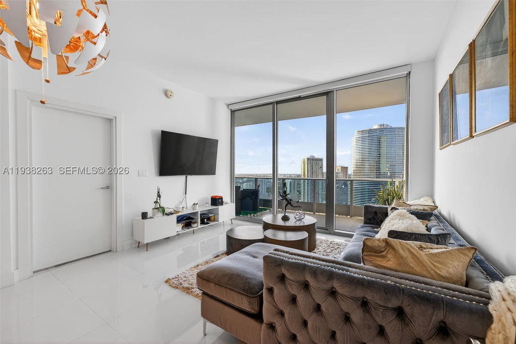 Real estate property located at 200 Biscayne Boulevard Way #4414, Miami-dade, Epic West Condo, Miami, FL
