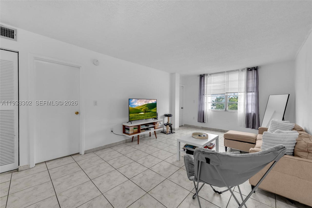 Real estate property located at 1250 125th St #311C, Miami-dade, Windward Ii Condo, North Miami, FL